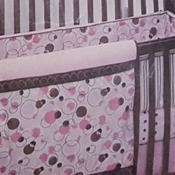 Brand New GEGRGE baby 4 Piece Crib Set Pink. 100% Cotton