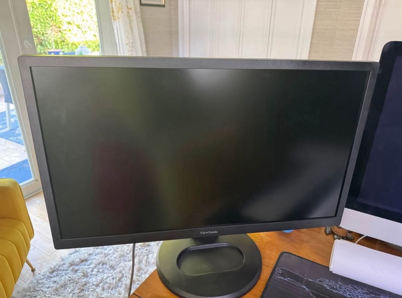 Viewsonic VG2847smh 28” swivel monitor with HDMI to lightening cable