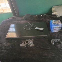 PS4 And 32 Inch Vizio Tv