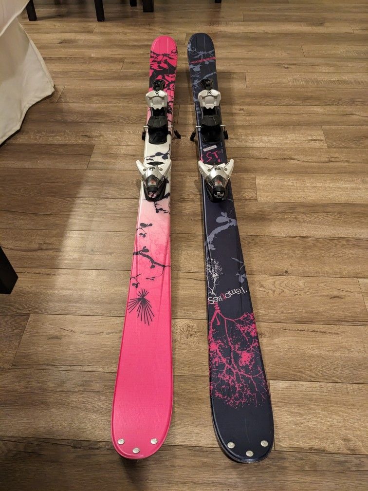 Salomon Temptress women's ski 151cm. Pink, Black, And White for