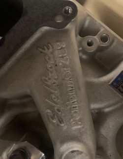 Edelbrock Performer 289 Intake