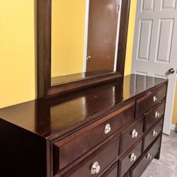 Dressing/vanity Table 