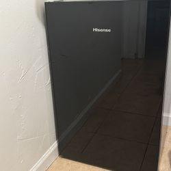 Hisense Mini Fridge