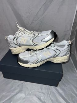New Balance 530 Silver Metallic Linen Men's Size 9.5