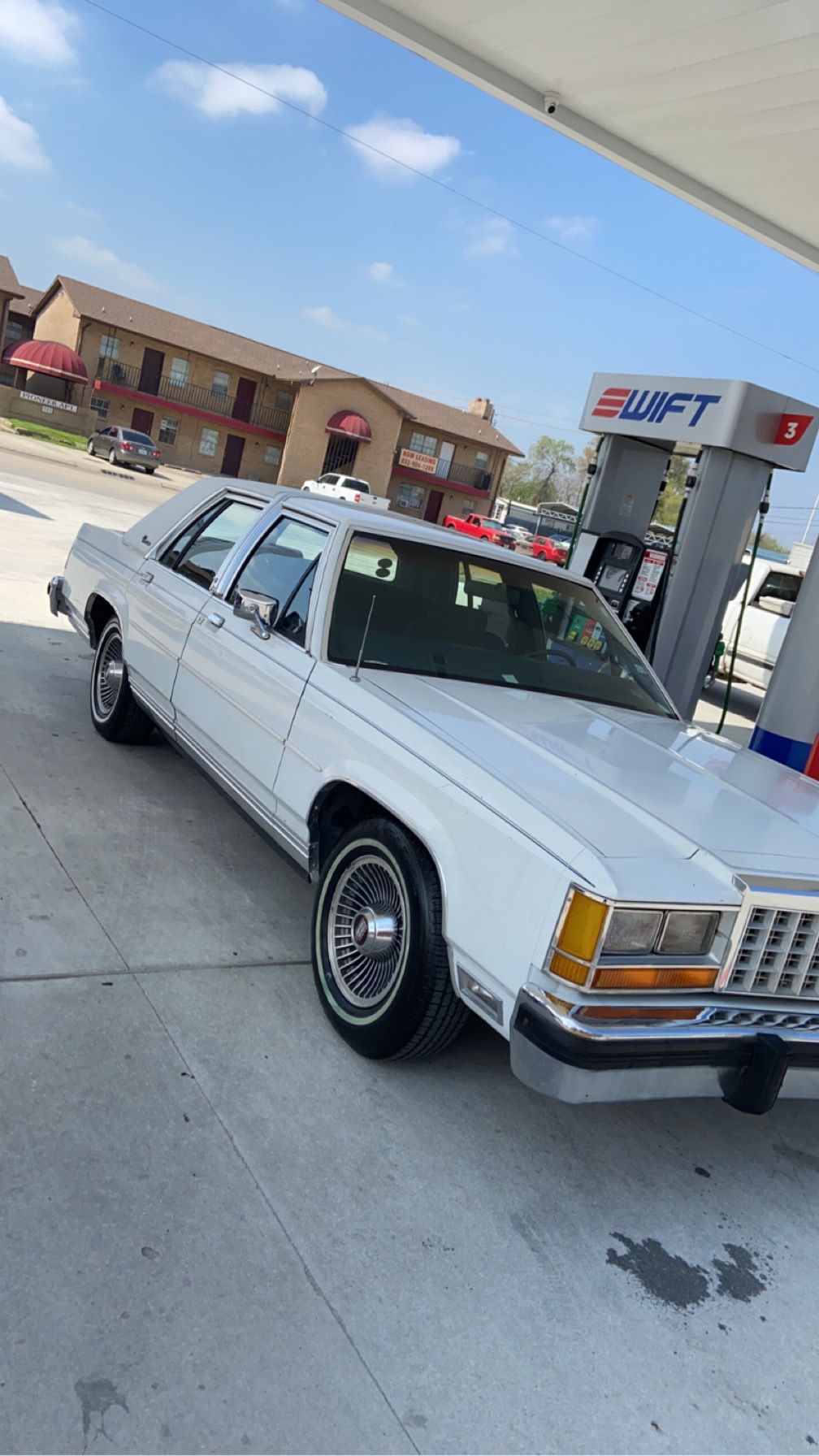 1987 Ford Crown Victoria