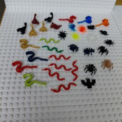Lego Minifigure Insects & Snakes (lot 79) 