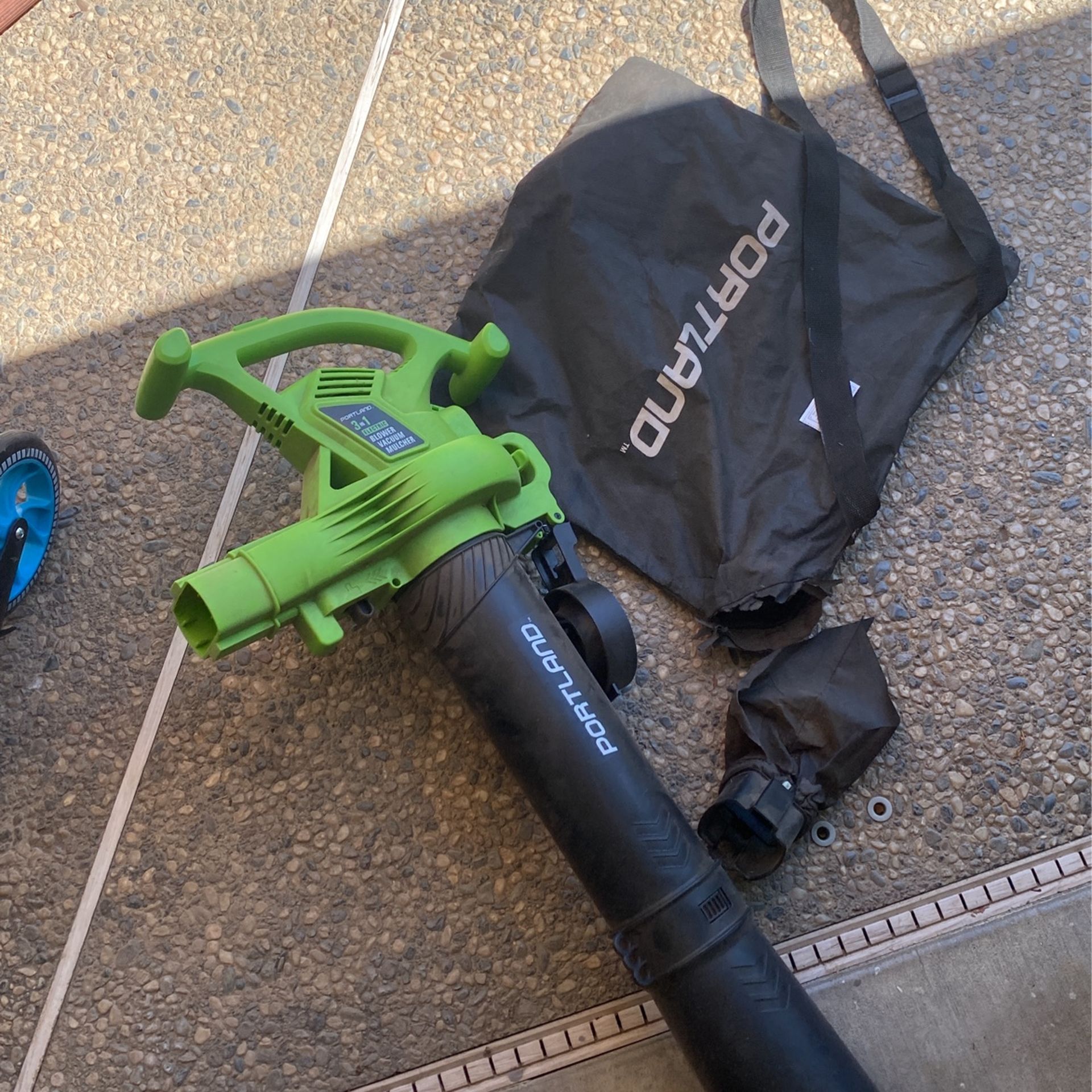 Portland 3 In 1 Blower, Vacuum, And Mulcher, Bag Is Broken