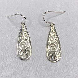 925 Tear Drop Earrings 