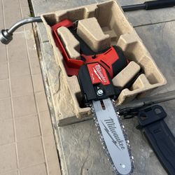 Milwaukee M18 FUEL 18V Chainsaw HATCHET 