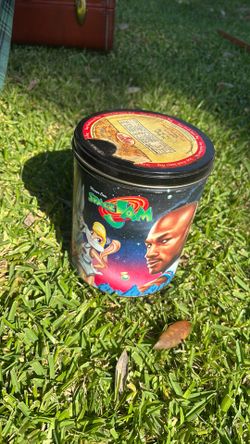 Vintage Warner Bros Space Jam Michael Jordan Basketball Iroquois Popcorn Tin Can
