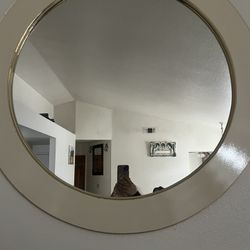 Table With Big Round Mirror 