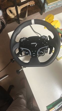 Moza r3 wheel, base, pedal. IN PERSON ONLY