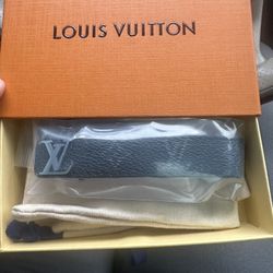 Lv Bracelet 