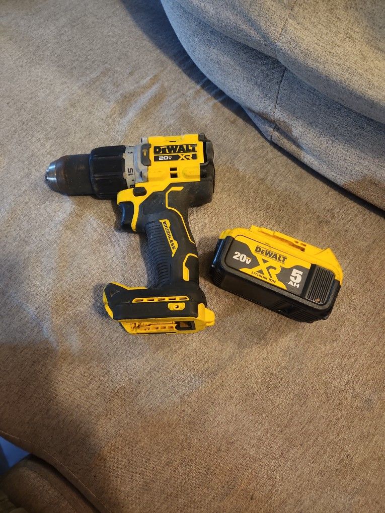 Dewalt 20v Hamer Drill With 5ah Battery No Charger
