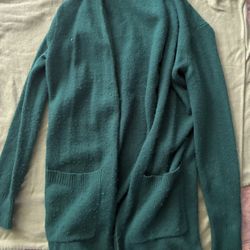 Green cardigan with pockets 