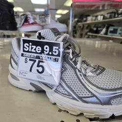 New Balance U740MU2 Size 9.5