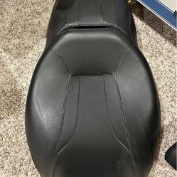 Harley Davidson Touring Seat 2008-2023 OEM...