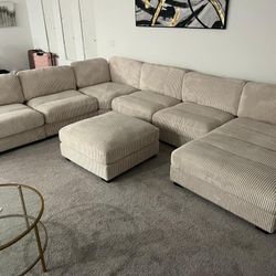 New 7 Piece Modular Sectional Couch! Includes Free Delivery 🚚! 