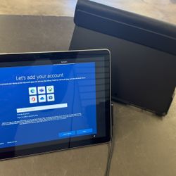 Microsoft Surface Go 2 128gb 10.5 touchscreen w case and charger no trades pick up in Tacoma 