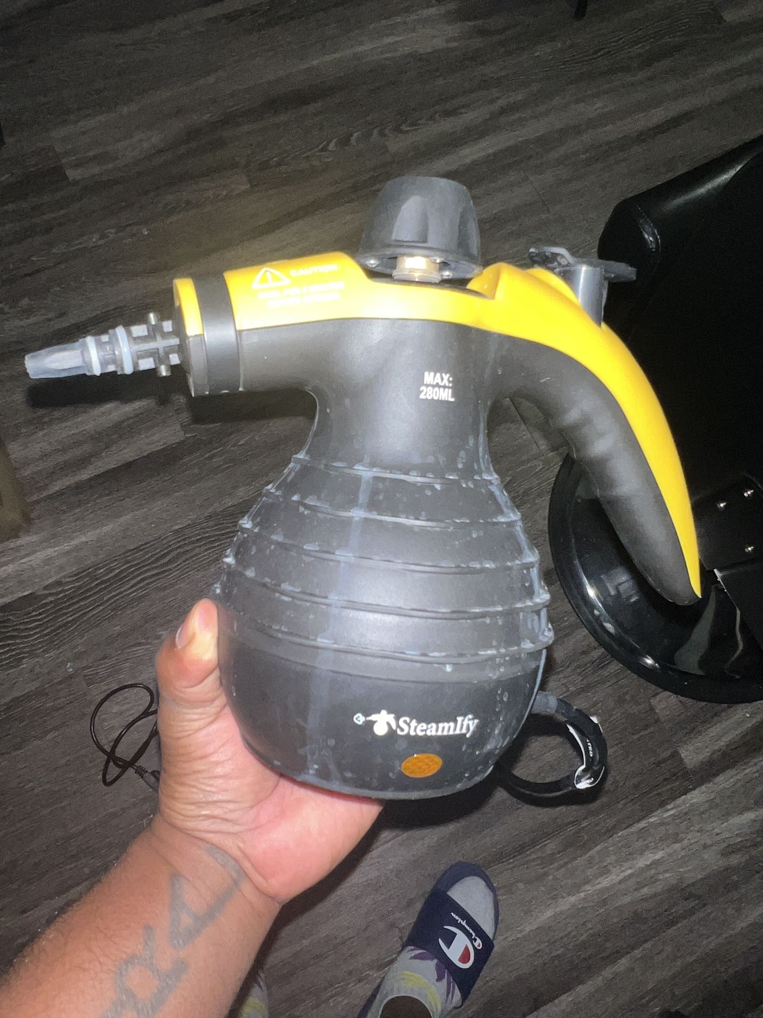 🧺 Steamify Garment Steamer – Crisp, Clean, and Ready to Refresh!