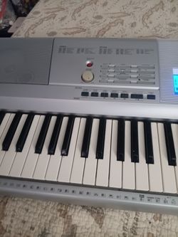 YAMAHA PIANO .