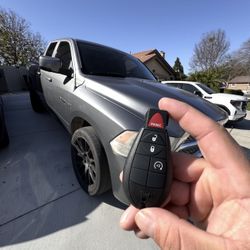 Car Keys/Fobs/Llaves De Autos