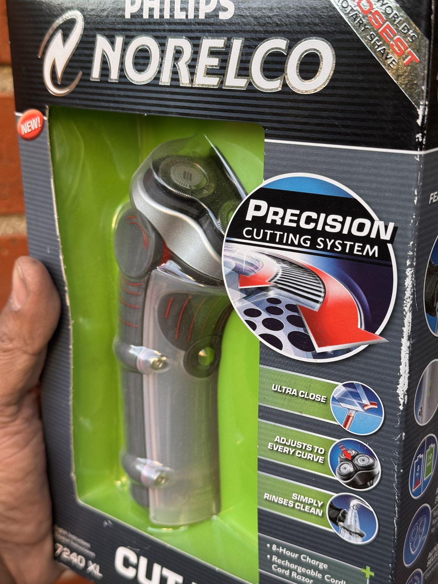 Philips Norelco 7240 XL Rechargeable Cordless Razor - NEW