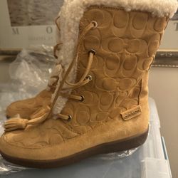 New!!! Coach Boots Monogram Design 