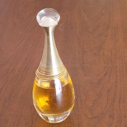 Vintage Christian Dior J'adore Eau de Parfum fragrance bottle 100ml 
3.4oz 90% full.
Please see the photos. No box. Made in France. Based on code prin