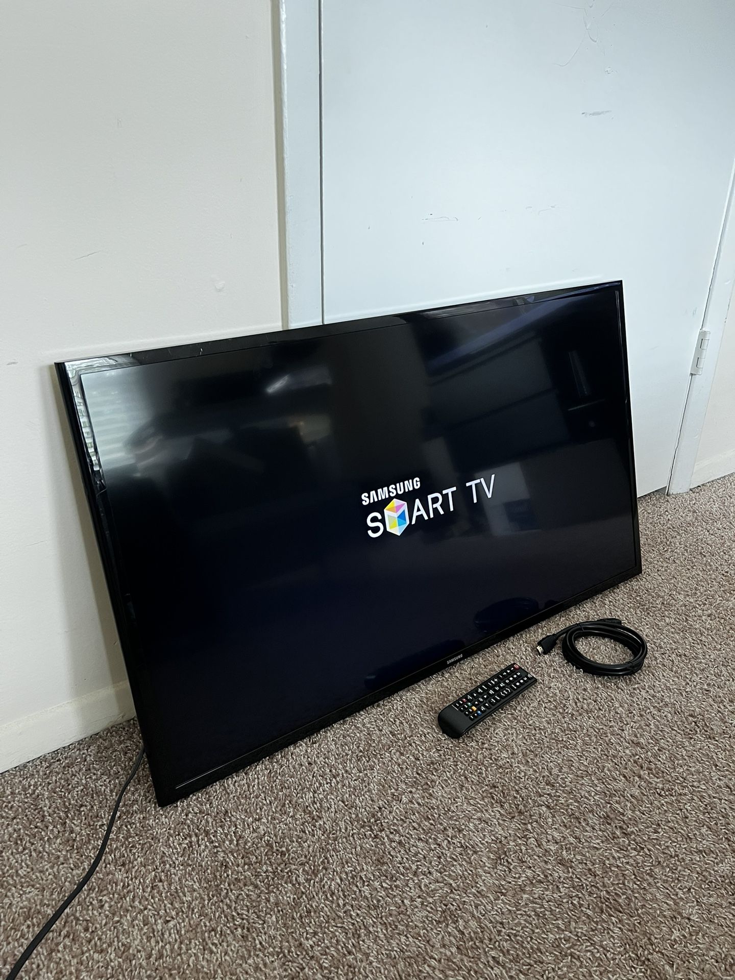 Samsung J520D Series UN40J520D 40" Full HD 1080p LED Smart TV
