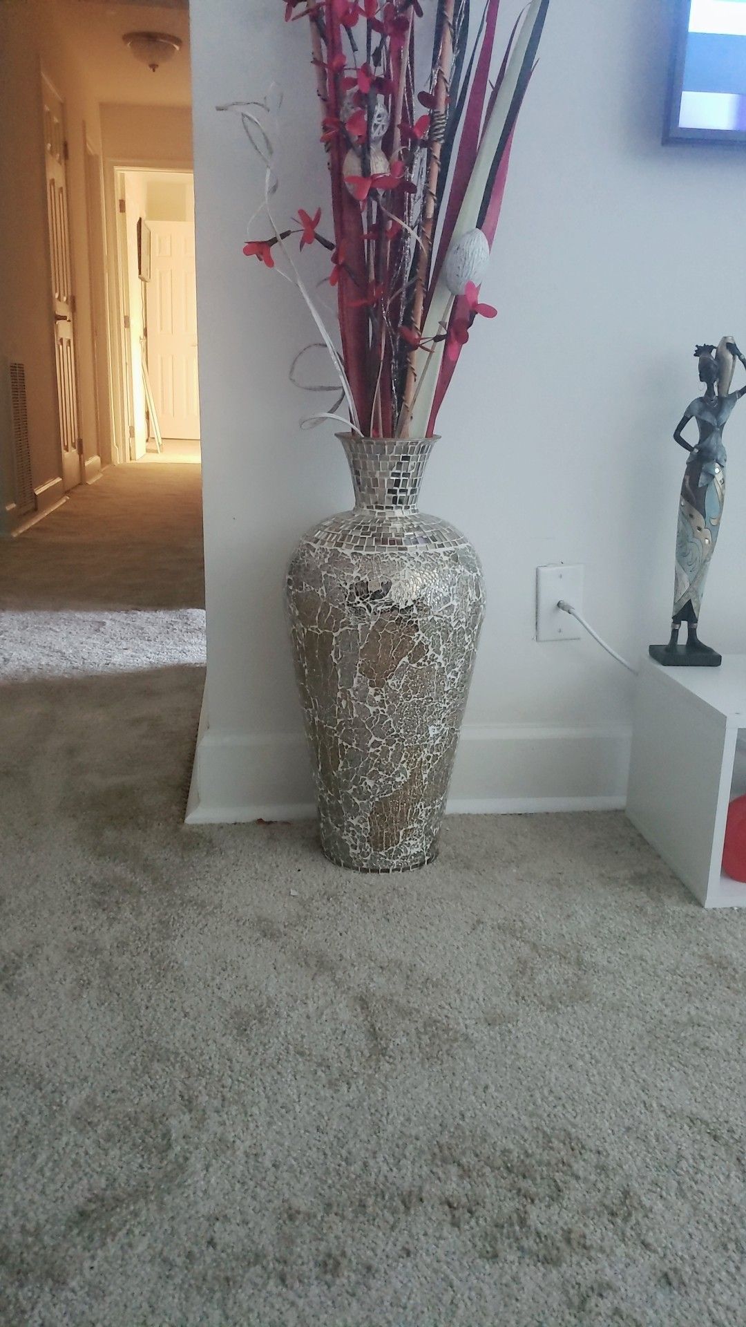 Gold mosaic flower vase