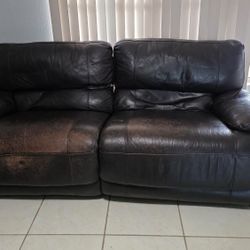 2 Sofas