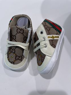 Baby Boy Baby Girl Soft Sole Crib Shoes Sneakers High Top First Walker Fashion Designer Sandals For Children 