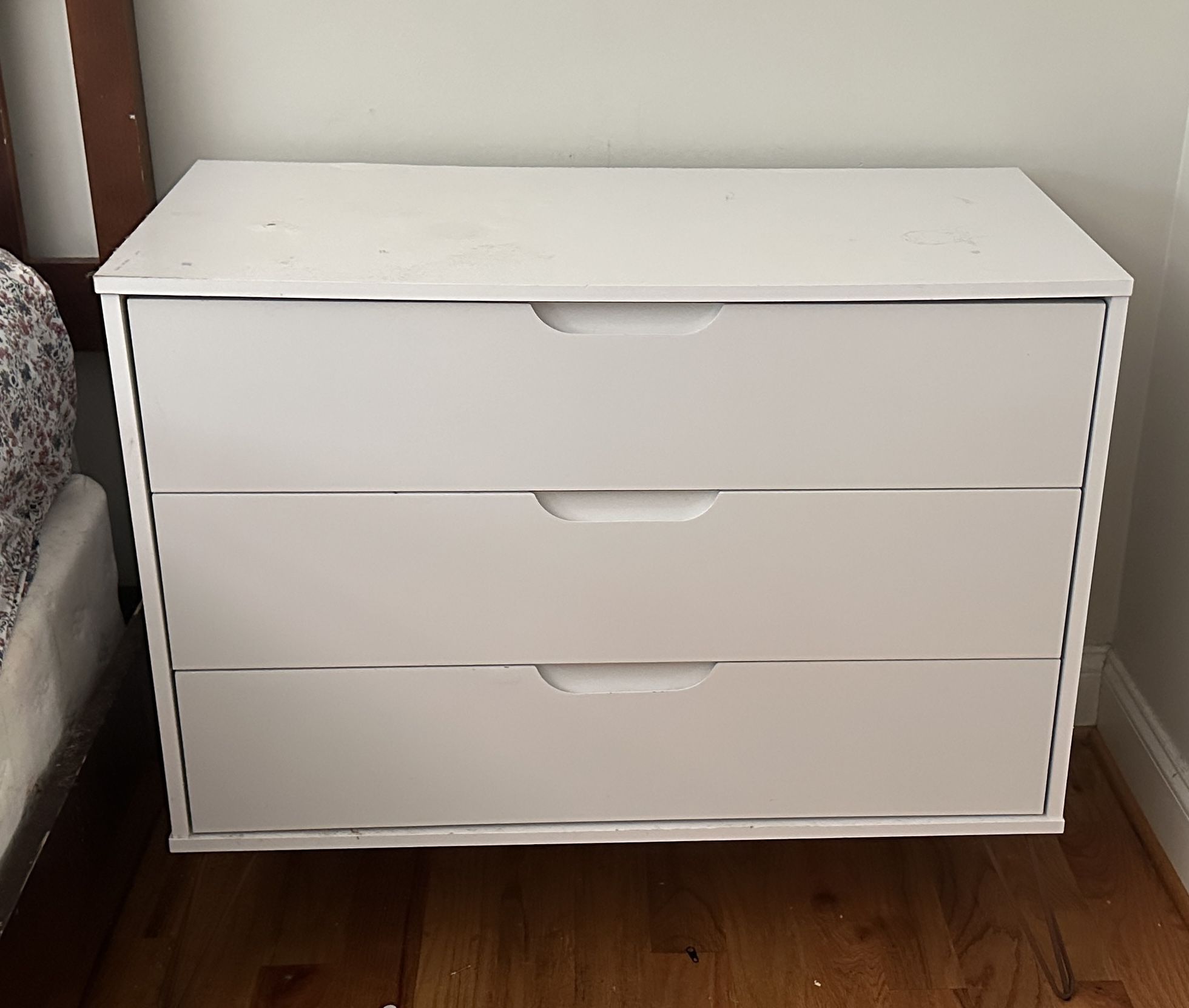 2 White Dressers