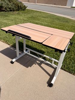 Adjustable Mobile Rolling Desk