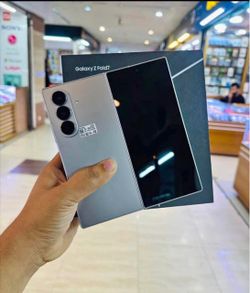 Samsung Galaxy Z fold 7. ( T Mobile )