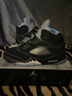 Jordan 5 Black UNC Size 9.5