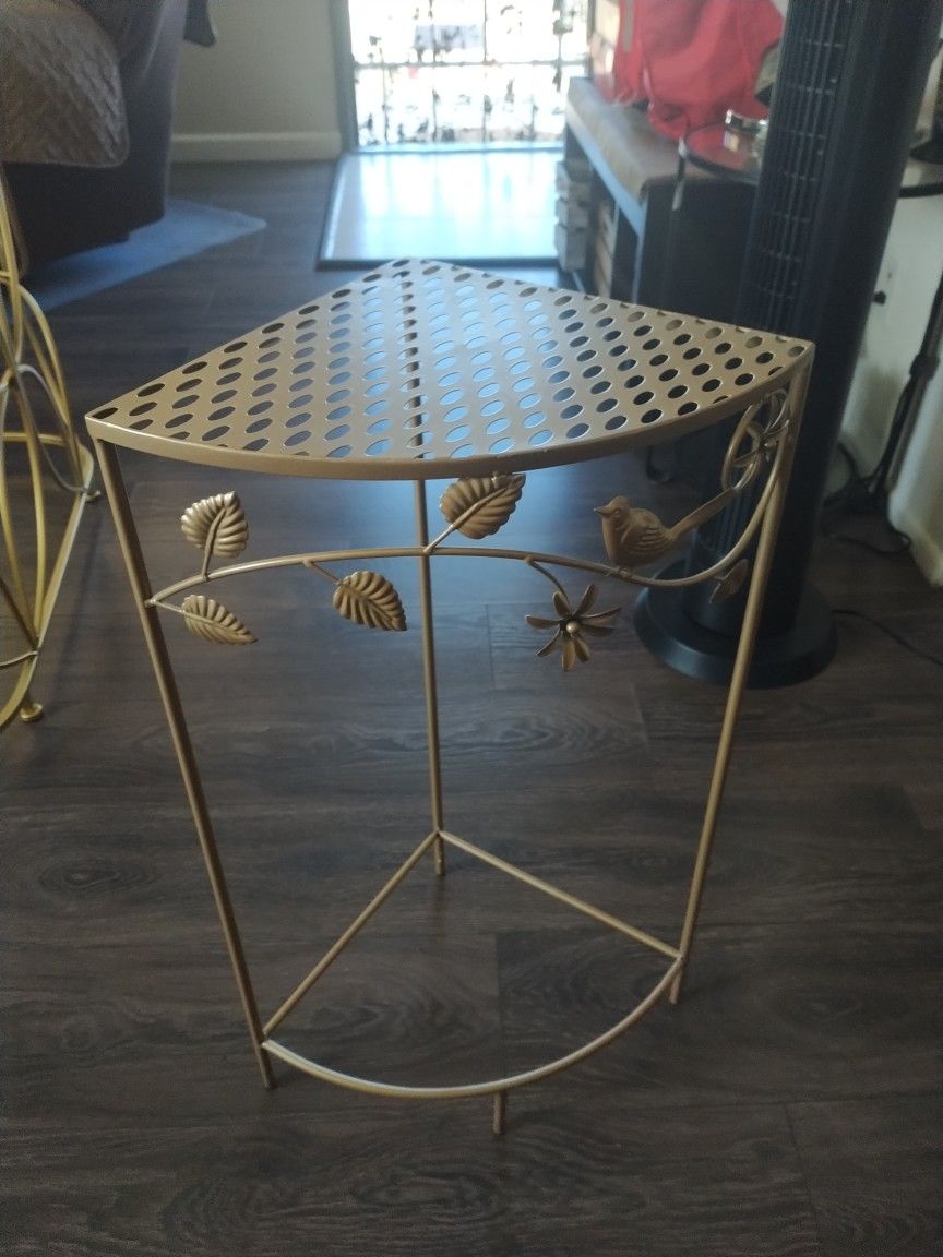 Corner Gold Table