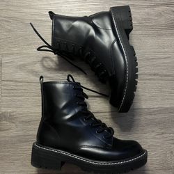 Forever 21 Black Combat Boot Size 6