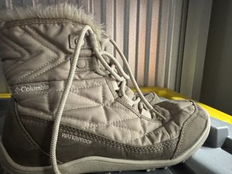 Columbia Women’s snow Boots 7.5