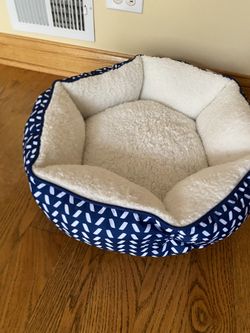 Small Dog Bed - Frisco Brand New
