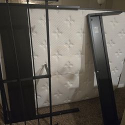 Like New Bed It’s Not A Queen Next Size Smaller  Mattress And Bed Frame