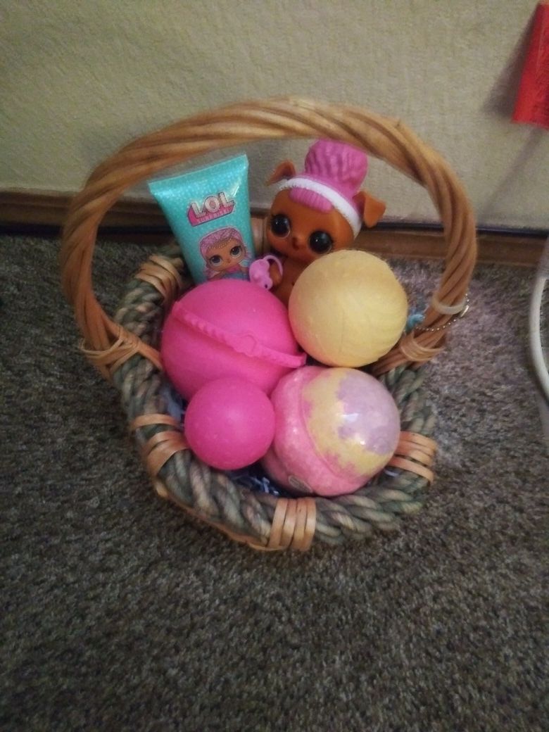 Lol suprise doll giftbasket