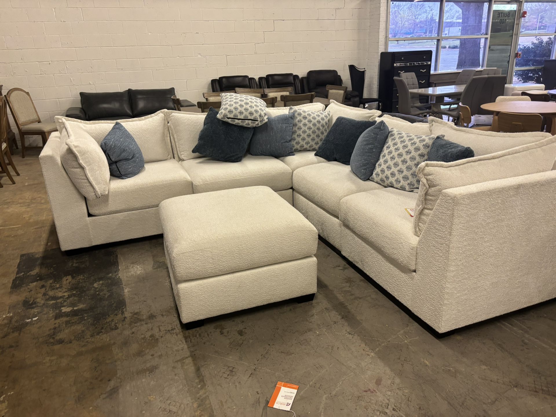 Sectional W/ottoman