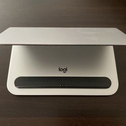 Logitech iPad Charging Stand 