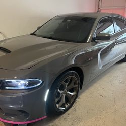 Dodge Charger V8