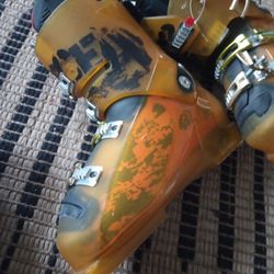 Solomon X wave Ski BootsWith Height Adjustment Size 10 And A Half Ski Boot