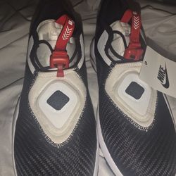 Kids Size 7 Nike Shoes, Brand New With Tags 