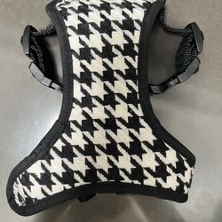 NWOT Dog Car Harness Houndstooth With Sherpa Lining
