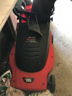 Black Decker MM575 Lawn Hog 18 Inch 12 amp Electric Mulching Mower for Sale in Chicago IL OfferUp